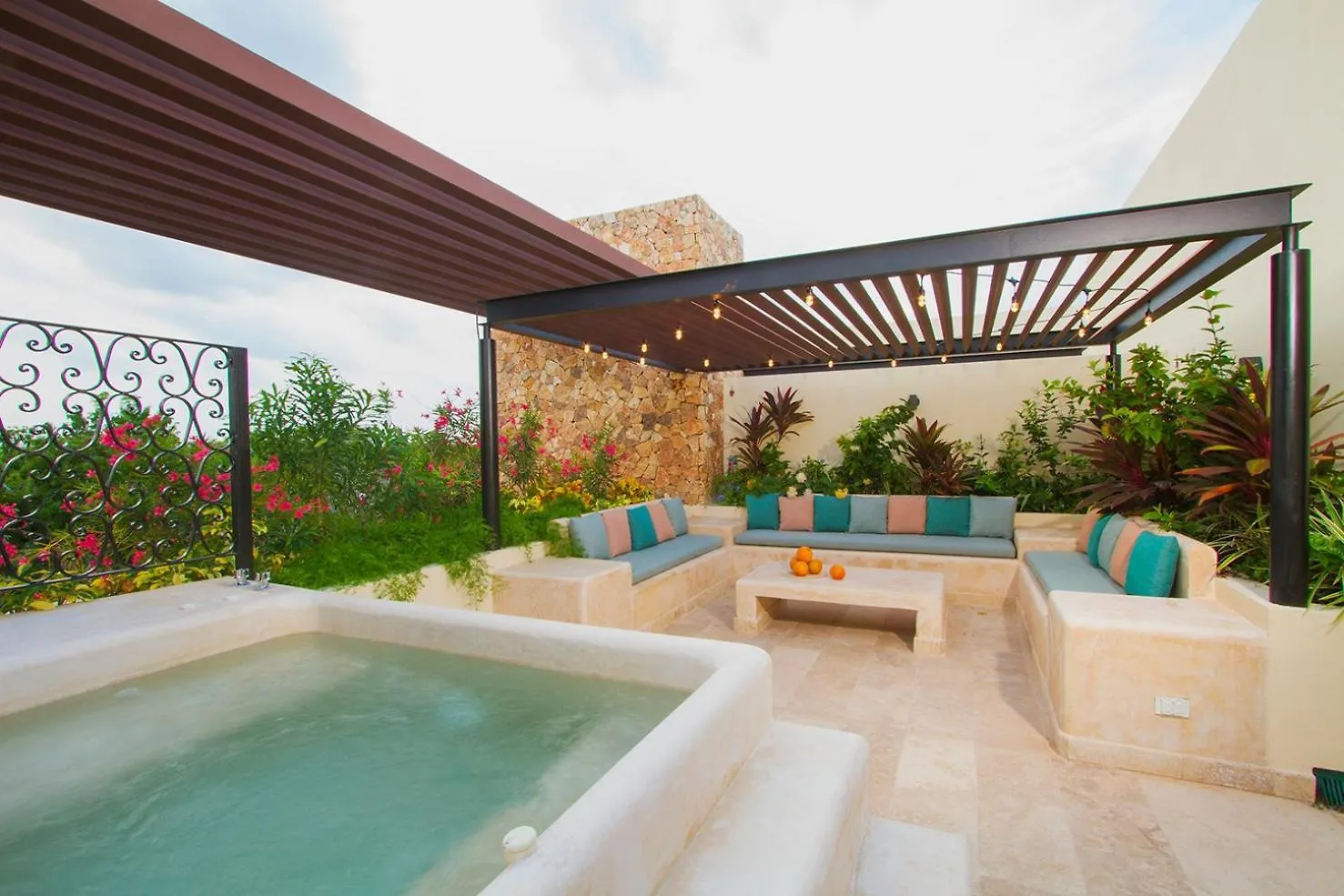 3Br Penthouse With Private Rooftop And Jacuzzi And Beach Club Access Tulum