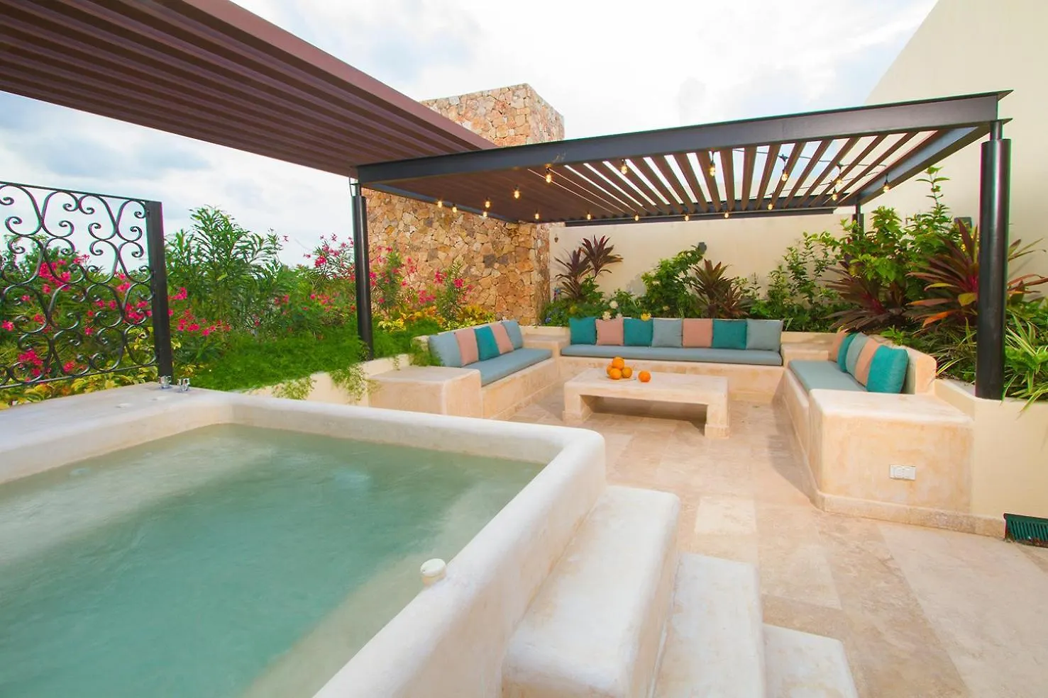 3Br Penthouse With Private Rooftop And Jacuzzi And Beach Club Access Tulum